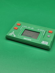 LCD – Liwaco Soccer – Handheld LCD Game Works Good Pop Game