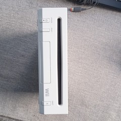 TESTED WORKING White Nintendo Wii MB Home Console W/ Power Cord, AV, and Sensor