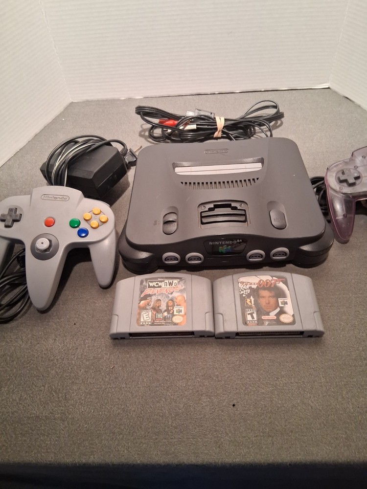 Nintendo 64 Gray Console Bundle 2 Controllers Power/AV + 007 & WCW nWo Revenge