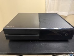 Xbox One Console 500GB Bundle w/ Kinect Camera, 2 Controllers, Power Cord & HDMI
