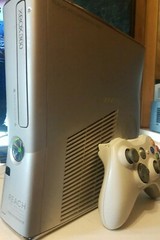 Microsoft Xbox 360 S Halo: Reach Limited Edition 250GB Silver Console