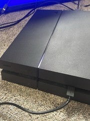 Sony PlayStation 4 500GB Console – Jet Black +games & Headset, Working