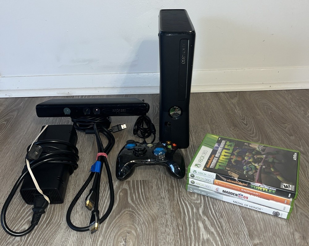 Microsoft XBOX 360 SLIM Black Console Bundle Xbox 360S with 4 Games TESTED works