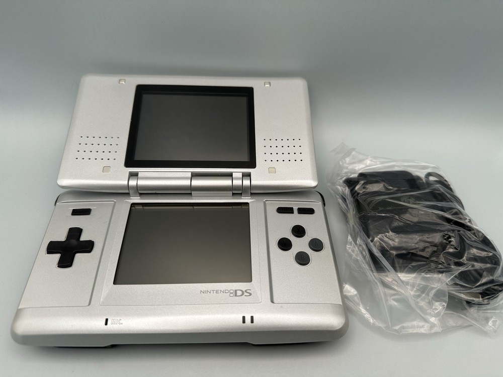 Nintendo DS Original Console NTR-001 Titanium Silver w/ charger – Working (READ)