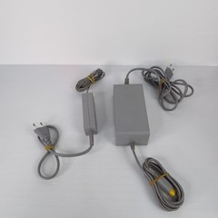 Nintendo Wii U White 8GB Console + Original Gamepad – Working Head