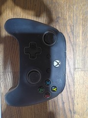 Microsoft Xbox One S White Console w/ 3 Controllers Blue Camo Black