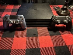 Sony PlayStation 4 PS4 Pro Console 1TB Bundle 2 Controllers 2 Games TESTED