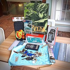 🔥🆕🔰 LEGEND OF ZELDA: Tears Of The Kingdom Nintendo Switch Lite Console Bundle