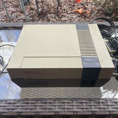 Nintendo Entertainment System NES-001 Home Console and NES Controllers