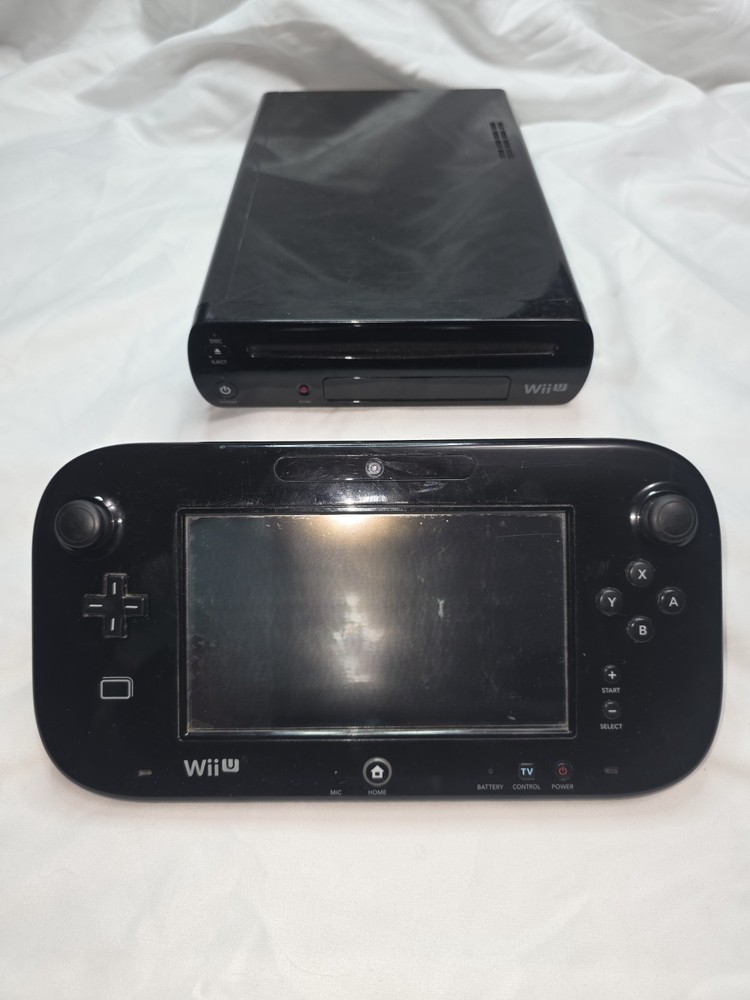 Nintendo Wii U 32GB Black Deluxe Console Bundle – 5 Games & Wii Fit Bundle -READ