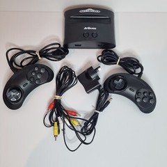 Sega Mega Drive Console With 2 Controllers And 81 Games Built In