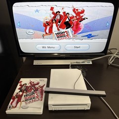 Tested & Working Nintendo Wii Console Bundle 2 Remotes 2 Games All Cords
