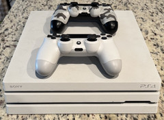 Sony PlayStation 4 PS4 White Home Console w/ 2 Controllers (White, White Camo)