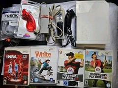 Nintendo Wii Console Lot 4 Games Tiger Woods PGA 8 10 Controller Nunchuk RVL-001