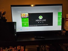 Microsoft Xbox 360 S Gaming Console and Kinect – Black 4GB