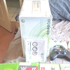 X Box 360,6 Controllers 21 Games Kinect, Wireless Adaptor, 256 mb Memory Card.
