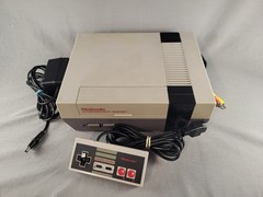 Nintendo NES Console – NES-001 – Cords & Controller – Tested!