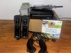 Nintendo Wii Black Console RVL-101 w/ 2 Wii Remotes, 2 Nunchuks, Wii Sports