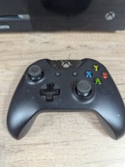 Microsoft Xbox One 1540 500GB Black Console w/ Wireless Controller Power Supply