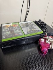Microsoft Xbox 360 Console Model 1538 – 4GB – Cords & Controller Plus 2 Games