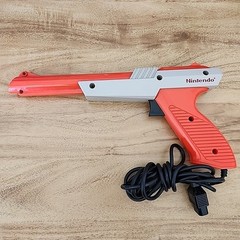 Nintendo NES Console System OEM w/ 2 Controllers Zapper RF Switch Power NES-001