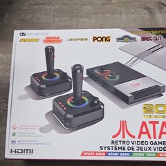 Atari Gamestation Pro with 2 Joysticks and 200 Games