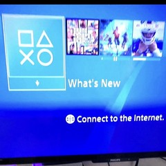 Sony PlayStation 4 PS4 Console CUH-1001A 2 Non PS4 Controllers, Disk Tray Clicks