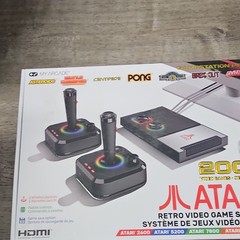 Atari Gamestation Pro with 2 Joysticks and 200 Games