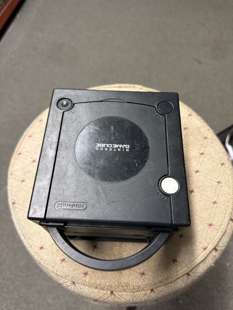 NINTENDO GAMECUBE DOL-101 (G69006931)