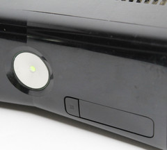 Microsoft Xbox 360 S Console Only NOT WORKING FOR PARTS ONLY Plays Games