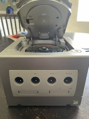 Nintendo GameCube Platinum Console – Silver Bundle