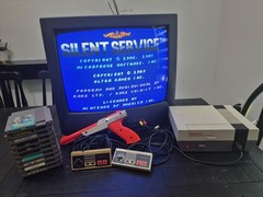 Nintendo NES Console Bundle 11 Games OEM Zapper 2 Controllers Tested Cleaned