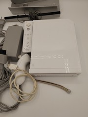 Nintendo Wii RVL-001 White Console Bundle with Controller Nunchuck Cords