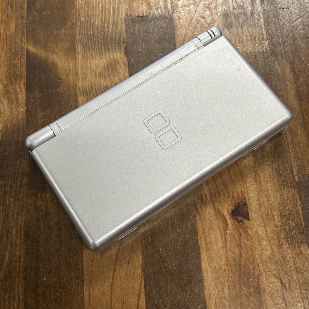 Nintendo DS Lite Console Charger Stylus Silver Tested & Working