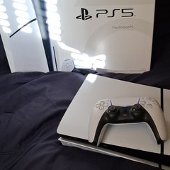 Sony PlayStation 5 PS5 Console 825GB 4K Blu-ray White w/ DualSense Controller