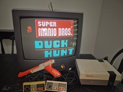 Nintendo NES Console Bundle 11 Games OEM Zapper 2 Controllers Tested Cleaned