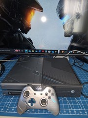 Xbox One Halo 5: Guardians Limited Edition Console + Controller (J7X1)