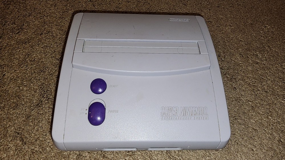 Super Nintendo Entertainment System (SNES JR. 1991) CONSOLE ONLY + FREE SHIPPING