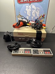 VTG 1985 Nintendo NES-001 Console 2 Controllers And Duck Hunt Gun🔥