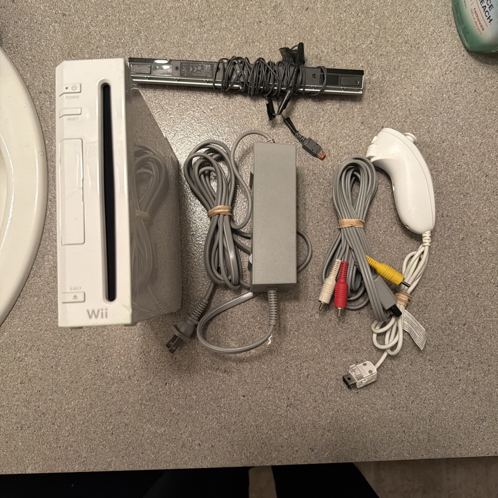 Nintendo RVL-101 Wii Console – White