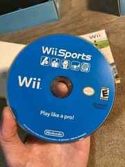 Nintendo Wii Console Wii Sports Resort Wii Remote Plus Bundle Black CIB Box