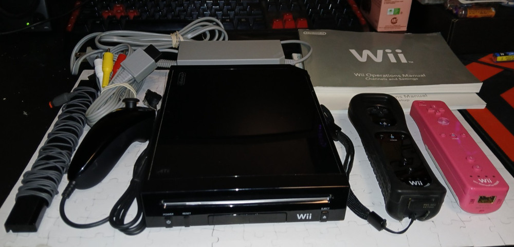 Nintendo Wii Black RVL-101 Console BUNDLE w/ WiiWare & VC Games (PLZ READ DESC!)