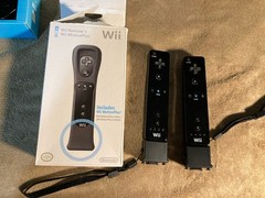 Nintendo Wii Console Wii Sports Resort Wii Remote Plus Bundle Black CIB Box