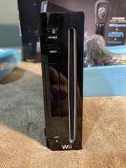 Nintendo Wii Console Wii Sports Resort Wii Remote Plus Bundle Black CIB Box