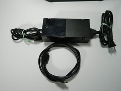 XBOX ONE Model 1540 w/ Battery Charging Dock, power supply & HDMI