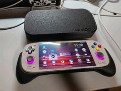 retroid pocket 5 handheld w/accessories
