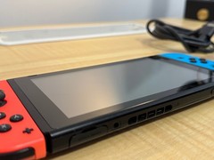Nintendo Switch 32GB • Red/Blue • Dock/Pro Controller/Case • HAC-001(-01) (2019)