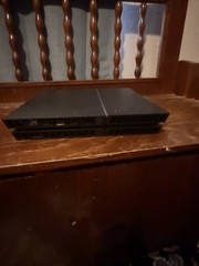 PS4 500 Gb Comes W/ 2 Controllers Power Cable and 5 Games (1 digital) Tested