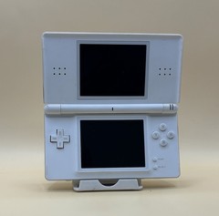 Nintendo DS Lite – White (D17) READ DESCRIPTION
