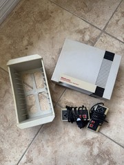 Nintendo Entertainment System NES Console – Gray (NES-001)